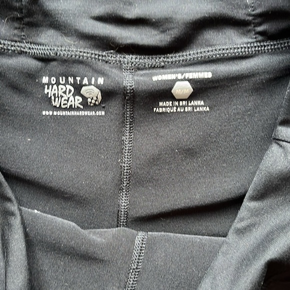 Mountain HardWear running shorts size medium - Picture 2 of 4